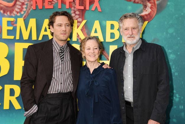 Los Angeles Premiere Of Netflix s Remarkably Bright Creatures - Arrivals LOS ANGELES, CALIFORNIA - APRIL 30: (L-R) Lewis Pullman, Tamara Hurwitz and Bill Pullman attend the Los Angeles Premiere of Netflix s Remarkably Bright Creatures at the Netflix Tudum Theater on April 30, 2026 in Los Angeles, California., Credit:Jeffrey Mayer Avalon United States, CA, Los Angeles, Netflix Tudum Theater  Copyright: xJeffreyxMayerx xAvalonx 1095842001