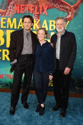 Los Angeles Premiere Of Netflix s Remarkably Bright Creatures - Arrivals LOS ANGELES, CALIFORNIA - APRIL 30: (L-R) Lewis Pullman, Tamara Hurwitz and Bill Pullman attend the Los Angeles Premiere of Netflix s Remarkably Bright Creatures at the Netflix Tudum Theater on April 30, 2026 in Los Angeles, California., Credit:Jeffrey Mayer Avalon United States, CA, Los Angeles, Netflix Tudum Theater  Copyright: xJeffreyxMayerx xAvalonx 1095842202
