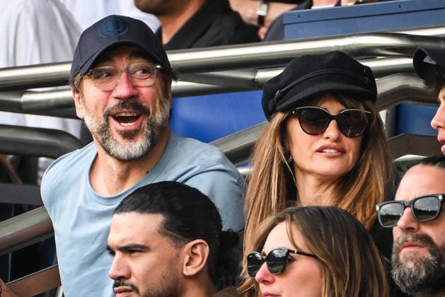May 2, 2026, Paris, France, France: Penelope CRUZ with her husband Javier BARDEM during the Ligue 1 match between Paris Saint-Germain (PSG) and FC Lorient at Parc des Princes Stadium on May 02, 2026 in Paris, France. Paris France - ZUMAm308 20260502_zsp_m308_004 Copyright: xMatthieuxMirvillex