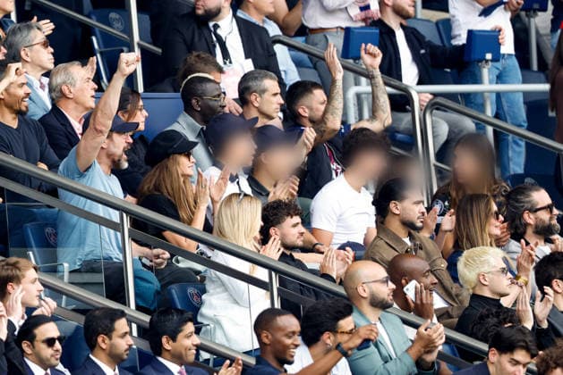 Penélope Cruz and her husband Javier Bardem with their children Leonardo, Luna and their friends in the stands at the Ligue 1 McDonald s soccer match between Paris Saint Germain PSG and FC Lorient at the Parc des Princes in Paris, France, on May 2, 2026 Bestimage Penélope Cruz and her husband Javier Bardem with their children Leonardo, Luna and their friends in the stands at the Ligue 1 McDonald s soccer match between Paris Saint Germain PSG and FC Lorient at the Parc des Princes in Paris, France, on May 2, 2026 Paris France  Copyright: xAGENCEx xBESTIMAGExAGENCEx xBESTIMAGEx