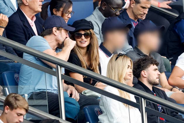 Penélope Cruz and her husband Javier Bardem with their children Leonardo, Luna and their friends in the stands at the Ligue 1 McDonald s soccer match between Paris Saint Germain PSG and FC Lorient at the Parc des Princes in Paris, France, on May 2, 2026 Bestimage Penélope Cruz and her husband Javier Bardem with their children Leonardo, Luna and their friends in the stands at the Ligue 1 McDonald s soccer match between Paris Saint Germain PSG and FC Lorient at the Parc des Princes in Paris, France, on May 2, 2026 Paris France  Copyright: xAGENCEx xBESTIMAGExAGENCEx xBESTIMAGEx