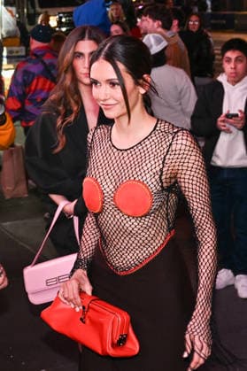 Nina Dobrev Arrivals and exits at Vogues Pre Met Gala Party at Madame Tussauds in Times Square, New York City, NY, USA, May 1, 2026 Gedeon Taieb Bestimage Celebs attending Vogues Pre Met Gala Party at Madame Tussauds in Times Square, New York New York Etats Unis  Copyright: xGedeonxTaiebx xBestimagexGedeonxTaiebx xBestimagex