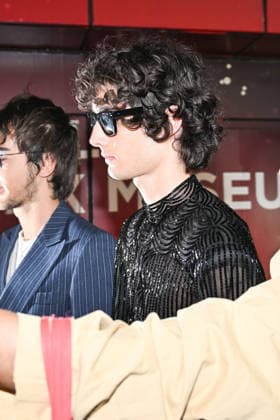 Sombr Arrivals and exits at Vogues Pre Met Gala Party at Madame Tussauds in Times Square, New York City, NY, USA, May 1, 2026 Gedeon Taieb Bestimage Celebs attending Vogues Pre Met Gala Party at Madame Tussauds in Times Square, New York New York Etats Unis  Copyright: xGedeonxTaiebx xBestimagexGedeonxTaiebx xBestimagex