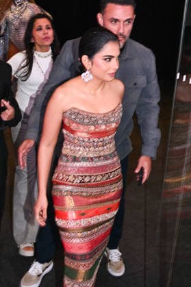 Isha Ambani Arrivals and exits at Vogues Pre Met Gala Party at Madame Tussauds in Times Square in New York City, NY, USA, May 1, 2026 Gedeon Taieb Bestimage Celebs attending Vogues Pre Met Gala Party at Madame Tussauds in Times Square, New York New York Etats Unis  Copyright: xGedeonxTaiebx xBestimagexGedeonxTaiebx xBestimagex