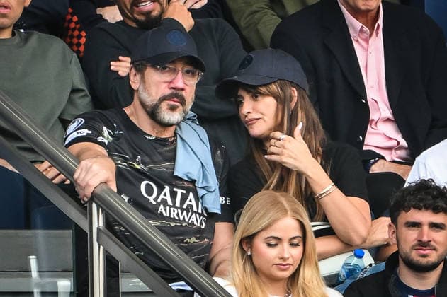 May 2, 2026, Paris, France, France: Penelope CRUZ with her husband Javier BARDEM during the Ligue 1 match between Paris Saint-Germain (PSG) and FC Lorient at Parc des Princes Stadium on May 02, 2026 in Paris, France. Paris France  - ZUMAm308 20260502_zsp_m308_015 Copyright: xMatthieuxMirvillex