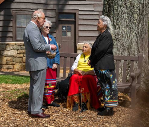 May 2, 2026, Front Royal, Va, United States: King Charles III of the United Kingdom, meets with Monican Indian Nation Tribal Chief Diane Shields, 78, tribe elder Bertie Branham, 83, and Director of Monican Indian museum Sue Elliott, 68, during a visit to Shenandoah National Park as Superintendent Tracy Stakely, left, looks on during a visit to the Dickey Ridge section, April 30, 2026 in Front Royal, Virginia. Front Royal United States - ZUMAp138 20260502_zaa_p138_073 Copyright: xShenandoahnps NationalxParkx