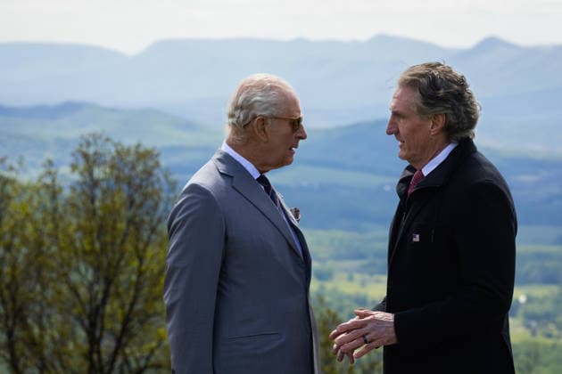 May 2, 2026, Front Royal, Va, United States: King Charles III of the United Kingdom, left, with U.S Interior Secretary Doug Burgum, right, during a visit to the Shenandoah National Park Dickey Ridge section, April 30, 2026 in Front Royal, Virginia. The King is visiting in celebration of the 250th anniversary of American independence. Front Royal United States - ZUMAp138 20260502_zaa_p138_057 Copyright: xAndrewxKing InteriorxDepartmentx