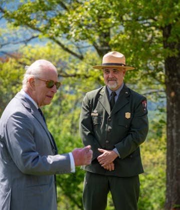May 2, 2026, Front Royal, Va, United States: King Charles III of the United Kingdom, left, with Superintendent Tracy Stakely, right, during a visit to the Shenandoah National Park Dickey Ridge section, April 30, 2026 in Front Royal, Virginia. The King is visiting in celebration of the 250th anniversary of American independence. Front Royal United States - ZUMAp138 20260502_zaa_p138_010 Copyright: xShenandoahnps NationalxParkx