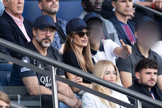 Penélope Cruz and her husband Javier Bardem with their children Leonardo, Luna and their friends in the stands at the Ligue 1 McDonald s soccer match between Paris Saint Germain PSG and FC Lorient at the Parc des Princes in Paris, France, on May 2, 2026 Bestimage Penélope Cruz and her husband Javier Bardem with their children Leonardo, Luna and their friends in the stands at the Ligue 1 McDonald s soccer match between Paris Saint Germain PSG and FC Lorient at the Parc des Princes in Paris, France, on May 2, 2026 Paris France  Copyright: xAGENCEx xBESTIMAGExAGENCEx xBESTIMAGEx