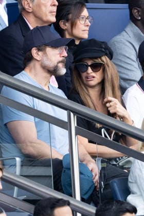 Penélope Cruz and her husband Javier Bardem with their children Leonardo, Luna and their friends in the stands at the Ligue 1 McDonald s soccer match between Paris Saint Germain PSG and FC Lorient at the Parc des Princes in Paris, France, on May 2, 2026 Bestimage Penélope Cruz and her husband Javier Bardem with their children Leonardo, Luna and their friends in the stands at the Ligue 1 McDonald s soccer match between Paris Saint Germain PSG and FC Lorient at the Parc des Princes in Paris, France, on May 2, 2026 Paris France  Copyright: xAGENCEx xBESTIMAGExAGENCEx xBESTIMAGEx