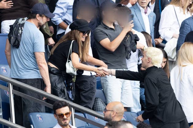 Penélope Cruz and her husband Javier Bardem with their children Leonardo, Luna and their friends in the stands at the Ligue 1 McDonald s soccer match between Paris Saint Germain PSG and FC Lorient at the Parc des Princes in Paris, France, on May 2, 2026 Bestimage Penélope Cruz and her husband Javier Bardem with their children Leonardo, Luna and their friends in the stands at the Ligue 1 McDonald s soccer match between Paris Saint Germain PSG and FC Lorient at the Parc des Princes in Paris, France, on May 2, 2026 Paris France  Copyright: xAGENCEx xBESTIMAGExAGENCEx xBESTIMAGEx