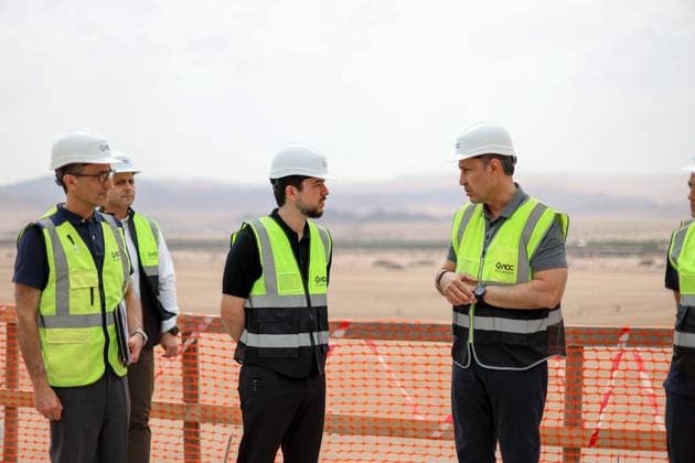 News Bilder des Tages Jordanian Crown Prince Hussein bin Abdullah II inspected the progress of work on the International Motor Show Circuit Jordanian Crown Prince Hussein bin Abdullah II inspected the progress of work on the International Motor Show Circuit and City Park projects in Aqaba, Jordan, on May 3, 2026. This visit was part of his follow-up on development projects and efforts to enhance the country s tourism infrastructure. Photo by Royal Hashemite Court apaimages Amman Amman Jordan 030526_Jordan_JPO_00(5) Copyright: xapaimagesxRoyalxHashemitexCourtxx xapaimagesx