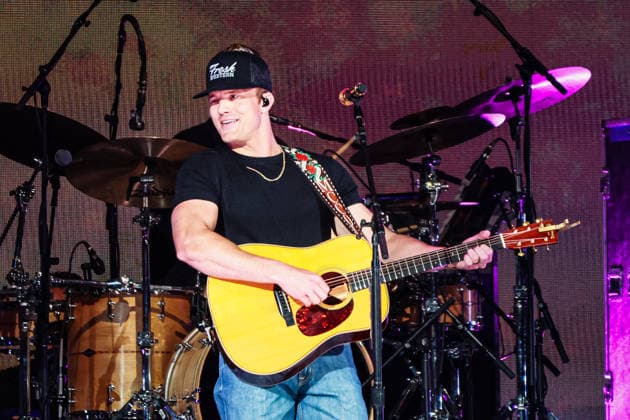 2026 iHeartCountry Festival - Show Chase Matthew performs onstage during the 2026 iHeartCountry Festival presented by Capital One at Moody Center on May 02, 2026 in Austin, Texas. Austin Moody Center Texas United States of America Copyright: xOzziexBloom imageSPACEx