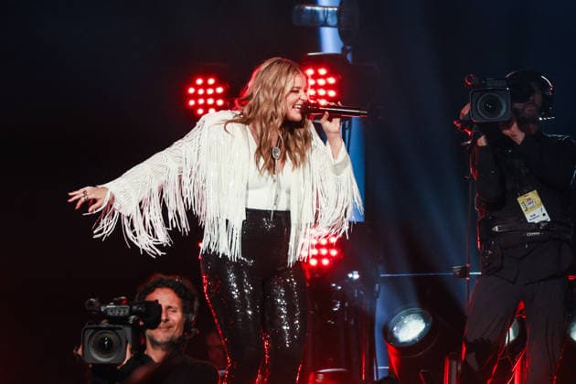 2026 iHeartCountry Festival - Show Lauren Alaina performs onstage during the 2026 iHeartCountry Festival presented by Capital One at Moody Center on May 02, 2026 in Austin, Texas. Austin Moody Center Texas United States of America Copyright: xOzziexBloom imageSPACEx