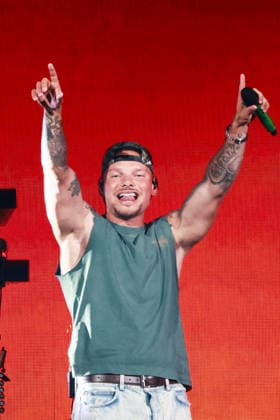 2026 iHeartCountry Festival - Show Kane Brown performs onstage during the 2026 iHeartCountry Festival presented by Capital One at Moody Center on May 02, 2026 in Austin, Texas. Austin Moody Center Texas United States of America Copyright: xOzziexBloom imageSPACEx