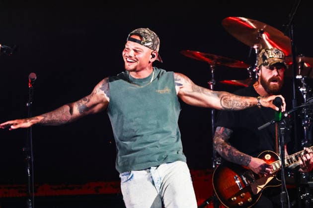 2026 iHeartCountry Festival - Show Kane Brown performs onstage during the 2026 iHeartCountry Festival presented by Capital One at Moody Center on May 02, 2026 in Austin, Texas. Austin Moody Center Texas United States of America Copyright: xOzziexBloom imageSPACEx