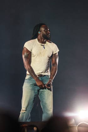 Entertainment Bilder des Tages 2026 iHeartCountry Festival - Show Shaboozey performs onstage during the 2026 iHeartCountry Festival presented by Capital One at Moody Center on May 02, 2026 in Austin, Texas. Austin Moody Center Texas United States of America Copyright: xOzziexBloom imageSPACEx