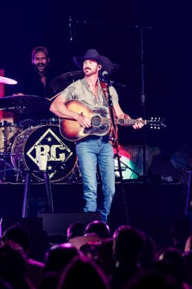 2026 iHeartCountry Festival - Show Riley Green performs onstage during the 2026 iHeartCountry Festival presented by Capital One at Moody Center on May 02, 2026 in Austin, Texas. Austin Moody Center Texas United States of America Copyright: xOzziexBloom imageSPACEx