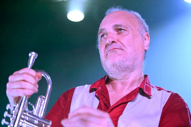 Michel Ochowiak from Les NÃ gresses Vertes live at a concert of their Zobi Tour at the Fabrik Hamburg, 03 05 2026 Foto:xR.xKeuntjex xFuturexImagex negresses_6515