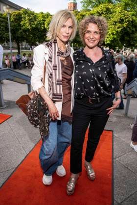 ABB HASEPREMIERE Ninon Bohm and Heike Kloss as guests at the premiere of Es ist nur eine Phase Hase at the Komoedie am Kurfuerstendamm in the Ernst Reuter Saal a, 03 05 2026 in Berlin Berlin Germany