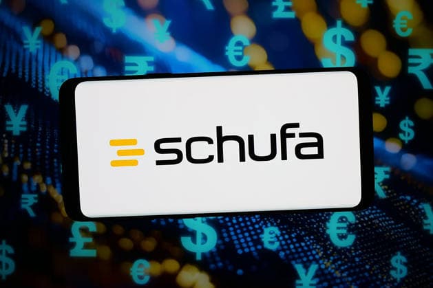 Illustration in Germany. In this photo illustration, the logo of German credit bureau Schufa Holding AG is displayed on a smartphone in front of abstract background on computer screen. Germany Copyright: xTimonxSchneiderx xSOPAxImagesx TSCHNEIDER_66177 Schufa P8539696