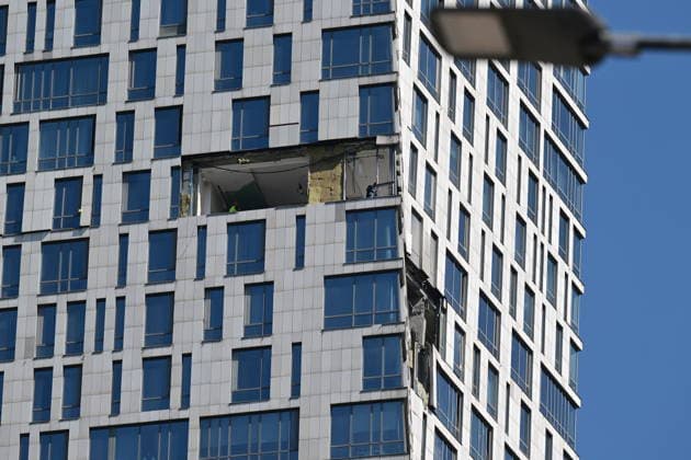 Drone hits high-rise building in Moscow MOSCOW, RUSSIA - MAY 4: A view of destruction after a drone struck a high-rise building in Moscow, Russia, on May 4, 2026. According to a statement on the national messaging app MAX, air defense systems intercepted two drones traveling toward Moscow. Moscow Mayor Sergey Sobyanin confirmed that the incident resulted in no injuries and noted that emergency personnel remain active at the impact site. Sefa Karacan Anadolu Moscow Russia. Editorial use only. Please get in touch for any other usage.  Copyright: x2026xAnadoluxSefaxKaracanx