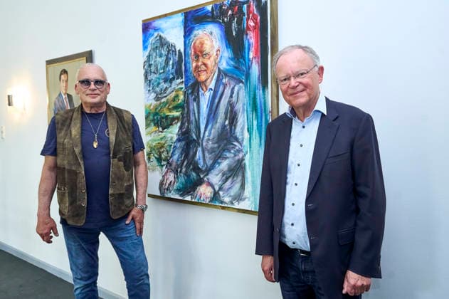 Albrecht Gehse and Stefan Weil at the unveiling of the portrait of former Minister President Stephan Weil in the ancestral gallery of the State Chancellery of Lower Saxony in Hanover, 04 05 2026 Foto:xU.xStammx xFuturexImagex weil_6526