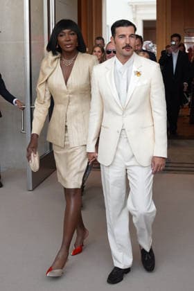 Tennis player Venus Williams (L) walks alongside her husband, Andrea Preti, upon their arrival at the Costume Art event at the Metropolitan Museum of Art (Met) in New York, USA, 04 May 2026. The Met presents ‘Costume Art,’ the Costume Institute s spring exhibition that explores the historical relationship between clothing and the human body by pairing garments with Western artworks from prehistory to the present, as part of the Met Gala. Met presents the exhibition Costume Art, exploring clothing and the human body !ACHTUNG: NUR REDAKTIONELLE NUTZUNG!  Copyright: xOctavioxGuzmánx AME9208 20260504-55020178555_1