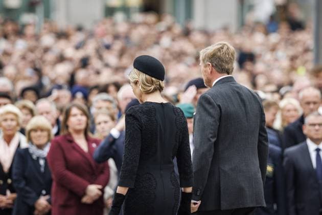 AMSTERDAM - Queen Maxima and King Willem Alexander during the National Remembrance Day on Dam Square. During Remembrance Day, the victims of the Second World War in Europe and Southeast Asia are commemorated, as well as the victims of subsequent war situations and peacekeeping operations in which the Netherlands was involved.. REMKO DE WAAL ANP netherlands out - belgium out  Copyright: xx x557477050x originalFilename: 557477050.jpg