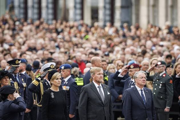 AMSTERDAM - Queen Maxima and King Willem Alexander during the National Remembrance Day on Dam Square. During Remembrance Day, the victims of the Second World War in Europe and Southeast Asia are commemorated, as well as the victims of subsequent war situations and peacekeeping operations in which the Netherlands was involved.. REMKO DE WAAL ANP netherlands out - belgium out  Copyright: xx x557477171x originalFilename: 557477171.jpg