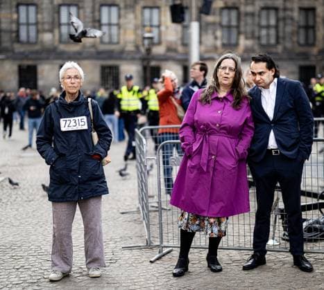 AMSTERDAM - Activists are arrested during the National Remembrance Day ceremony on Dam Square. During the National Remembrance Day, the victims of the Second World War in Europe and Southeast Asia are commemorated in the Netherlands, as well as the victims of subsequent war situations and peacekeeping operations in which the Netherlands was involved. RAMON VAN FLYMEN ANP netherlands out - belgium out  Copyright: xx x557478859x originalFilename: 557478859.jpg