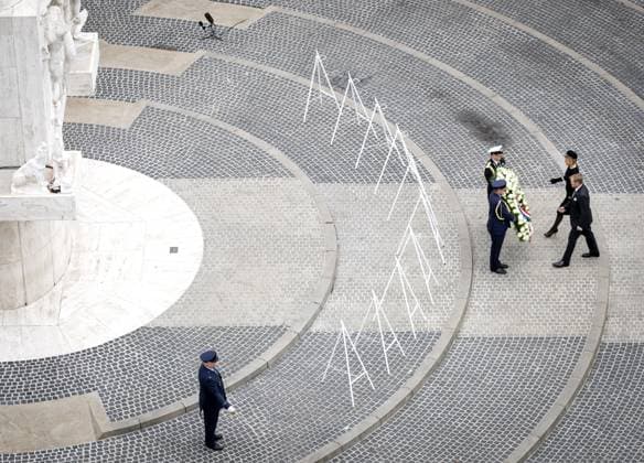 AMSTERDAM - Queen Maxima and King Willem-Alexander lay a wreath during the National Remembrance of the Dead on Dam Square. During Remembrance of the Dead, the victims of the Second World War in Europe and Southeast Asia are commemorated, as well as the victims of subsequent war situations and peacekeeping operations in which the Netherlands was involved. KOEN VAN WEEL POOL ANP netherlands out - belgium out  Copyright: xx x557479101x originalFilename: 557479101.jpg