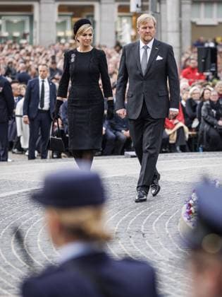 AMSTERDAM - Queen Maxima and King Willem Alexander during the National Remembrance Day on Dam Square. During Remembrance Day, the victims of the Second World War in Europe and Southeast Asia are commemorated, as well as the victims of subsequent war situations and peacekeeping operations in which the Netherlands was involved.. REMKO DE WAAL ANP netherlands out - belgium out  Copyright: xx x557479084x originalFilename: 557479084.jpg
