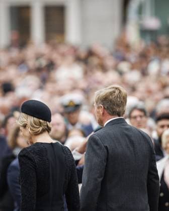 AMSTERDAM - Queen Maxima and King Willem Alexander during the National Remembrance Day on Dam Square. During Remembrance Day, the victims of the Second World War in Europe and Southeast Asia are commemorated, as well as the victims of subsequent war situations and peacekeeping operations in which the Netherlands was involved.. REMKO DE WAAL ANP netherlands out - belgium out  Copyright: xx x557479231x originalFilename: 557479231.jpg