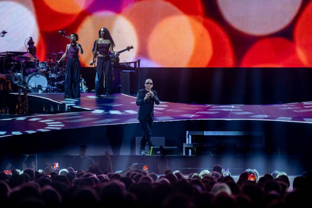 Eros Ramazzoti performs at the Movistar Arena The singer Eros Ramazzoti during a concert at the Movistar Arena, on May 4, 2026, in Madrid Spain The Italian artist performs his greatest hits on his international tour, Una Historia Importante World Tour 04 MAY 2026 Madrid Madrid Madrid Spain  Copyright: xRicardoxRubiox 7499272