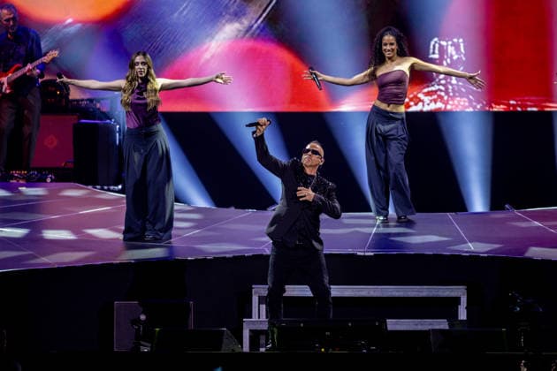 Eros Ramazzoti performs at the Movistar Arena The singer Eros Ramazzoti during a concert at the Movistar Arena, on May 4, 2026, in Madrid Spain The Italian artist performs his greatest hits on his international tour, Una Historia Importante World Tour 04 MAY 2026 Madrid Madrid Madrid Spain  Copyright: xRicardoxRubiox 7499279
