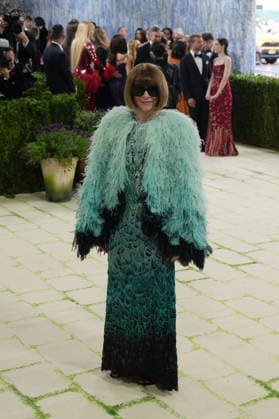 Vogue s legendary editor-in-chief, Anna Wintour, poses during the Met Gala red carpet in New York, USA, 04 May 2026. The Met Gala began with a performance by a group of singers and dancers who performed Whitney Houston s I Wanna Dance with Somebody before giving way to a parade of celebrities. The Met Gala kicks off with a musical performance, a white carpet, and a parade of celebrities !ACHTUNG: NUR REDAKTIONELLE NUTZUNG!  Copyright: xOctavioxGuzmánx AME9318 20260504-55020180908010_1010