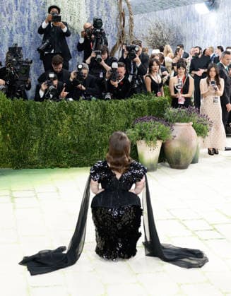 Sinéad Burke arrives on the red carpet for the 2026 Met Gala celebrating Costume Art at The Metropolitan Museum of Art on Monday, May 4, 2026 in New York City.  NYP20260504343 JOHNxANGELILLO