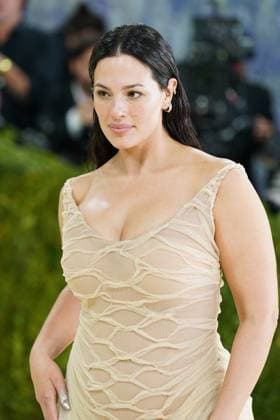 Ashley Graham, (wearing Di Petsa) at arrivals for The 2026 Costume Institute Exhibition COSTUME ART Opening Night Met Gala, The Metropolitan Museum of Art, New York, NY, May 04, 2026. Photo By: Kristin Callahan Everett Collection The 2026 Costume Institute Exhibition COSTUME ART Opening Night Met Gala PUBLICATIONXNOTxINxCANxCHNxFRAxITAxJPNxNORxPOLxRUSxESPxUKxUSA