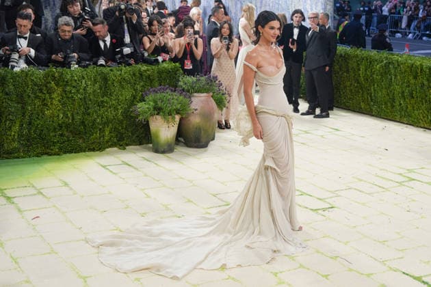 American model Kendall Jenner poses on the white carpet at the Met Gala in New York, United States, 04 May 2026. The White Carpet at the 2026 Met Gala !ACHTUNG: NUR REDAKTIONELLE NUTZUNG!  Copyright: xOctavioxGuzmánx AME9350 20260505-55020181288_1