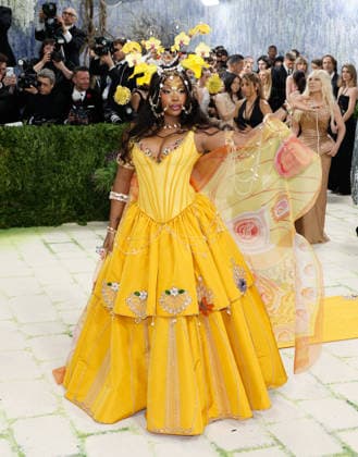 SZA arrives on the red carpet for the 2026 Met Gala celebrating Costume Art at The Metropolitan Museum of Art on Monday, May 4, 2026 in New York City.  NYP2026050453 JOHNxANGELILLO