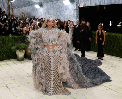 Beyoncé arrives on the red carpet for the 2026 Met Gala celebrating Costume Art at The Metropolitan Museum of Art on Monday, May 4, 2026 in New York City.  NYP2026050487 JOHNxANGELILLO