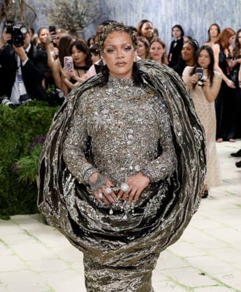 Rihanna arrives on the red carpet for the 2026 Met Gala celebrating Costume Art at The Metropolitan Museum of Art on Monday, May 4, 2026 in New York City.  NYP202605045002 JOHNxANGELILLO