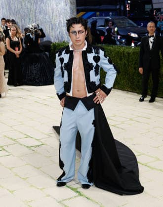 Hudson Williams arrives on the red carpet for the 2026 Met Gala celebrating Costume Art at The Metropolitan Museum of Art on Monday, May 4, 2026 in New York City.  NYP2026050462 JOHNxANGELILLO
