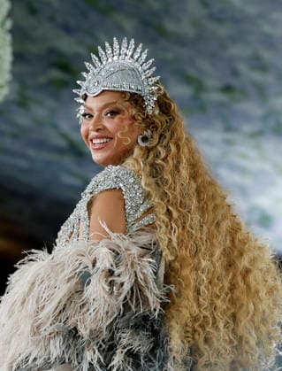 Beyoncé arrives on the red carpet for the 2026 Met Gala celebrating Costume Art at The Metropolitan Museum of Art on Monday, May 4, 2026 in New York City.  NYP202605045013 JOHNxANGELILLO