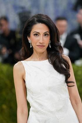 Huma Abedin at arrivals for The 2026 Costume Institute Exhibition COSTUME ART Opening Night Met Gala - Part 3, The Metropolitan Museum of Art, New York, NY, May 04, 2026. Photo By: Kristin Callahan Everett Collection The 2026 Costume Institute Exhibition COSTUME ART Opening Night Met Gala - Part 3 PUBLICATIONXNOTxINxCANxCHNxFRAxITAxJPNxNORxPOLxRUSxESPxUKxUSA