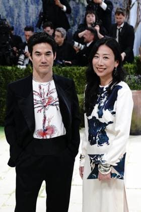 Joseph Altuzarra, Yumi Shin at arrivals for The 2026 Costume Institute Exhibition COSTUME ART Opening Night Met Gala - Part 3, The Metropolitan Museum of Art, New York, NY, May 04, 2026. Photo By: Kristin Callahan Everett Collection The 2026 Costume Institute Exhibition COSTUME ART Opening Night Met Gala - Part 3 PUBLICATIONXNOTxINxCANxCHNxFRAxITAxJPNxNORxPOLxRUSxESPxUKxUSA