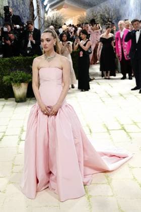 Amanda Seyfried at arrivals for The 2026 Costume Institute Exhibition COSTUME ART Opening Night Met Gala - Part 3, The Metropolitan Museum of Art, New York, NY, May 04, 2026. Photo By: Kristin Callahan Everett Collection The 2026 Costume Institute Exhibition COSTUME ART Opening Night Met Gala - Part 3 PUBLICATIONXNOTxINxCANxCHNxFRAxITAxJPNxNORxPOLxRUSxESPxUKxUSA