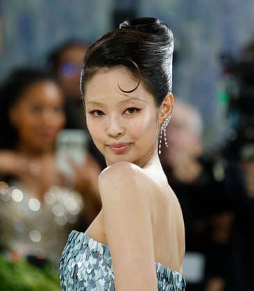 JENNIE arrives on the red carpet for the 2026 Met Gala celebrating Costume Art at The Metropolitan Museum of Art on Monday, May 4, 2026 in New York City.  NYP202605045027 JOHNxANGELILLO