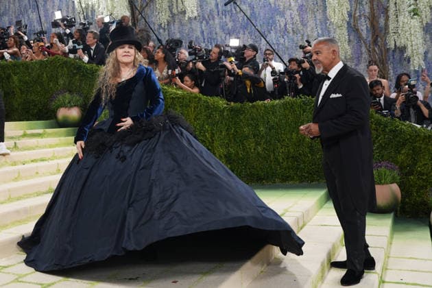 American singer Stevie Nicks poses on the white carpet at the Met Gala in New York, United States, 04 May 2026. The White Carpet at the 2026 Met Gala !ACHTUNG: NUR REDAKTIONELLE NUTZUNG!  Copyright: xOctavioxGuzmánx AME9399 20260505-55020181679_1
